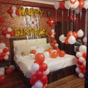 bedroom decoration with balloons